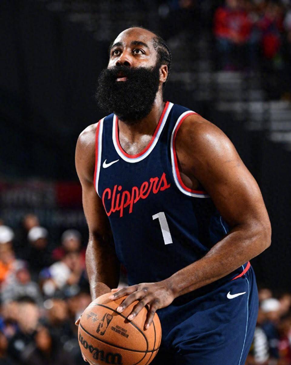 穆古鲁扎在掘金比赛中比分优势明显，比分优势明显引发热议！